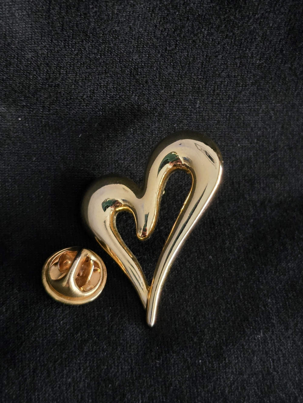 Heart Brooch Pin - Picture 2 of 5